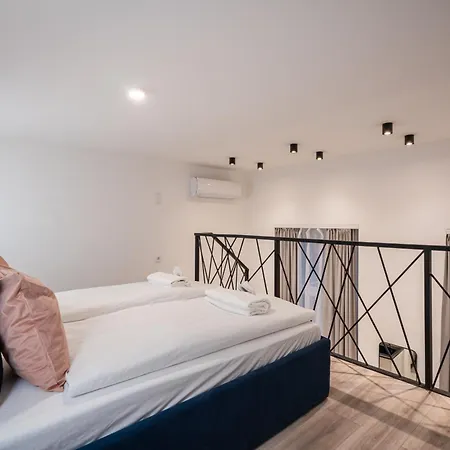 E44 - Erzsebet Boulevard - Location By Bqa Appartement *