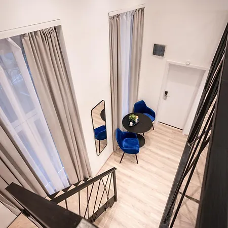 E44 - Erzsebet Boulevard - Location By Bqa