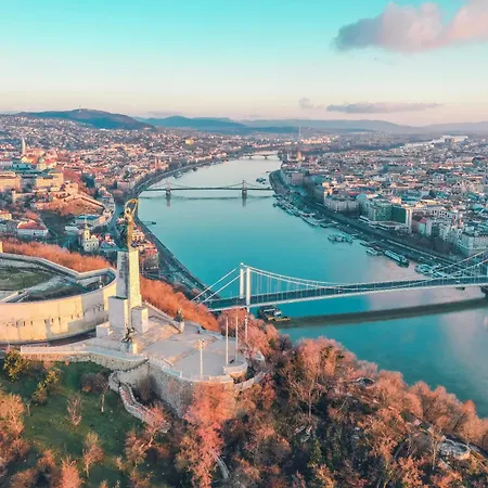 Appartement E44 - Erzsebet Boulevard - Location By Bqa