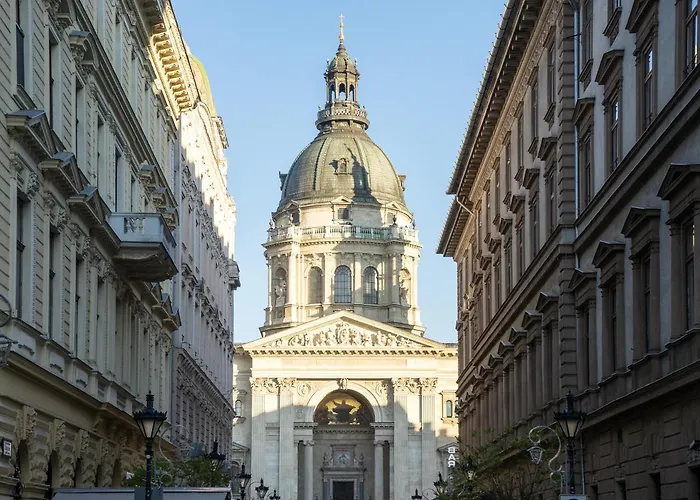 E44 - Erzsebet Boulevard - Location By Bqa * Budapeszt